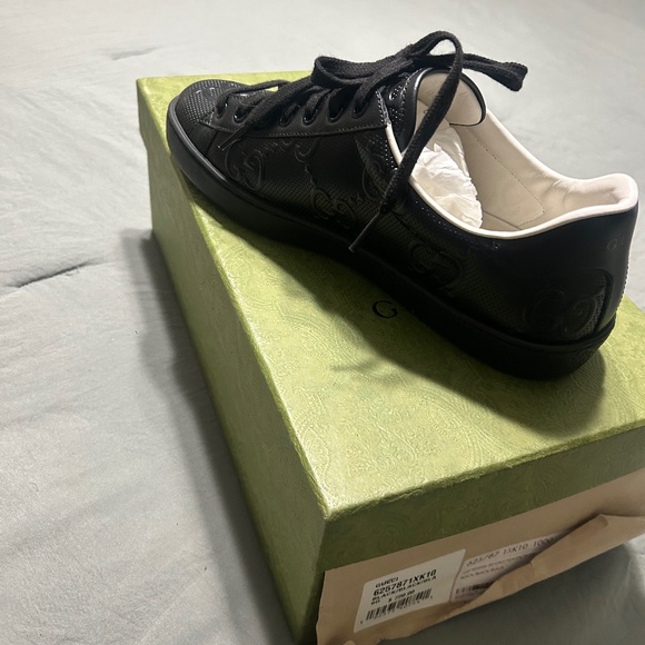 Gucci Shoes - Picture 1 of 3